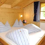 Unterhof 3*